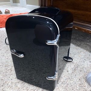 Mini fridge